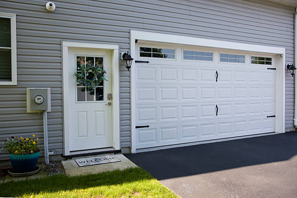 24/7 Emergency Garage Door Panel Replacement experts in Valley Springs, CA